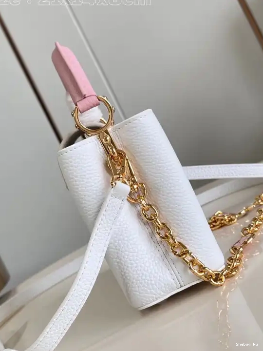 LOUIS VUITTON MINI-21*14*8CM CAPUCINES 0526